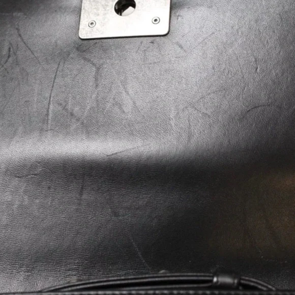 Chanel Medium boy Bag - Picture 14 of 16